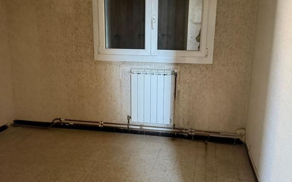 Maison à vendre    2 pièces •  Marseille 11