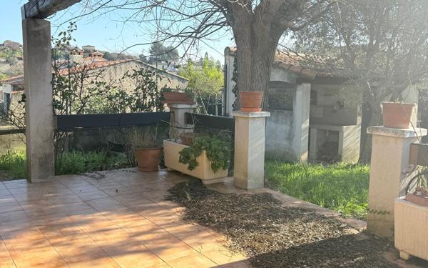 Maison à vendre    2 pièces •  Marseille 11