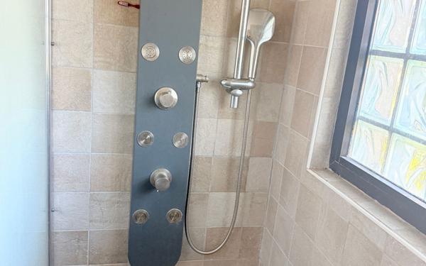 Maison à vendre    2 pièces •  Marseille 11