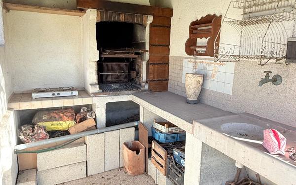 Maison à vendre    2 pièces •  Marseille 11