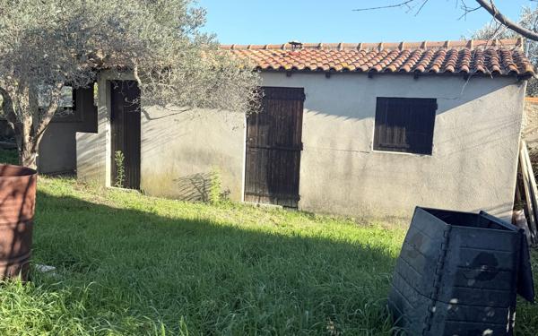 Maison à vendre    2 pièces •  Marseille 11