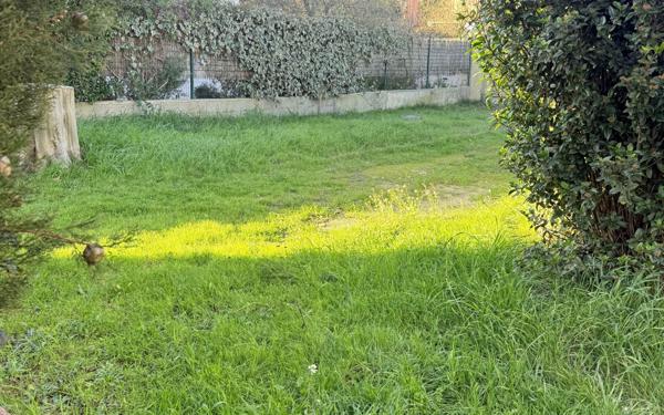 Maison à vendre    2 pièces •  Marseille 11