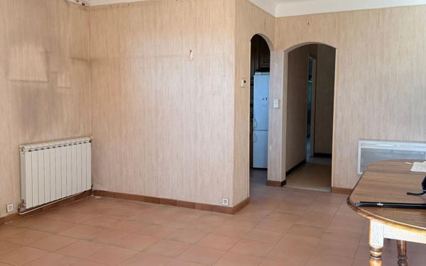 Maison à vendre    2 pièces •  Marseille 11