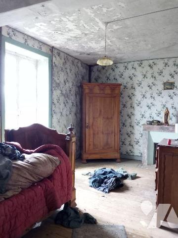 Entre MAYENNE et VILLAINES-LA-JUHEL (53), un ensemble immobilier composé :
- d'une maison d'ha...