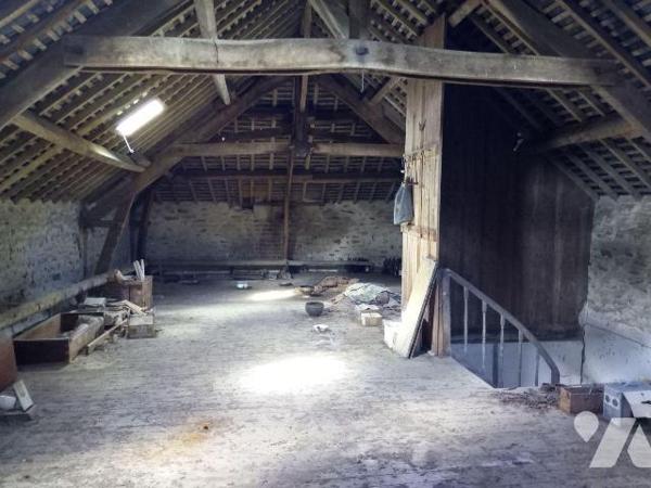 Entre MAYENNE et VILLAINES-LA-JUHEL (53), un ensemble immobilier composé :
- d'une maison d'ha...