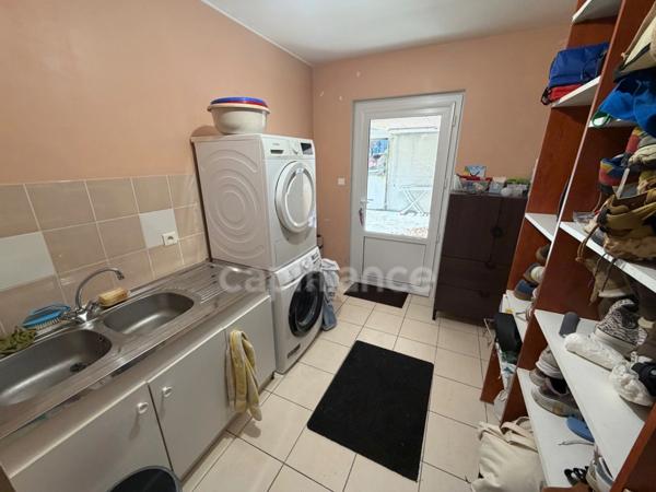 EXCLUSIVITÉ - A 5 minutes de Carhaix-Plouguer - PRESTATIONS HAUT DE GAMME - Magnifique Maison à vendre 7 pièces (22) DPE C