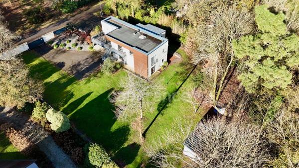 EXCLUSIVITÉ - A 5 minutes de Carhaix-Plouguer - PRESTATIONS HAUT DE GAMME - Magnifique Maison à vendre 7 pièces (22) DPE C