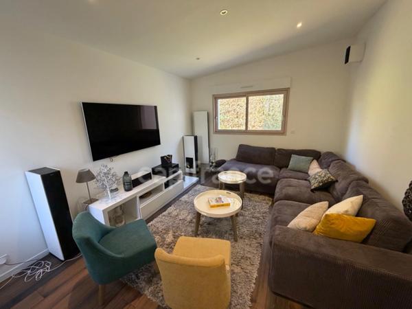 EXCLUSIVITÉ - A 5 minutes de Carhaix-Plouguer - PRESTATIONS HAUT DE GAMME - Magnifique Maison à vendre 7 pièces (22) DPE C