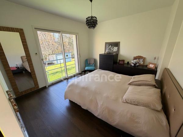 EXCLUSIVITÉ - A 5 minutes de Carhaix-Plouguer - PRESTATIONS HAUT DE GAMME - Magnifique Maison à vendre 7 pièces (22) DPE C