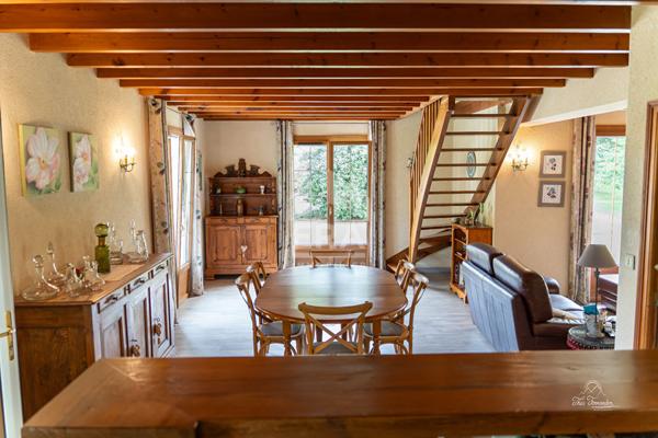 villa avec piscine et parc arboré