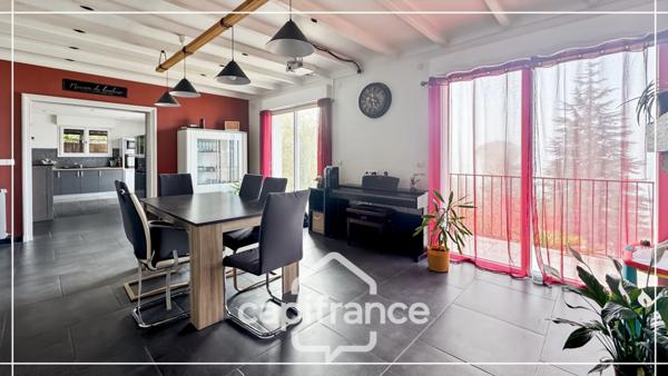 Maison familiale rénovée, 6 pièces, grand garage et extérieur aménagé