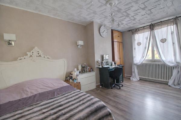 Maison Viry Chatillon 8 pièce(s) 120 m2