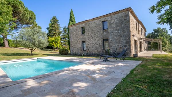 Propriété d'exception rénovée avec élégance dans l'Albret