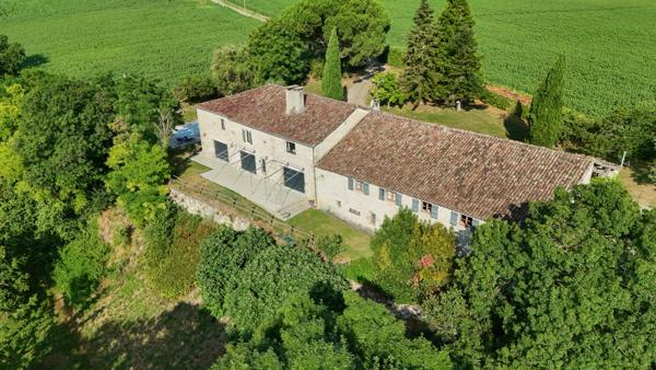 Propriété d'exception rénovée avec élégance dans l'Albret