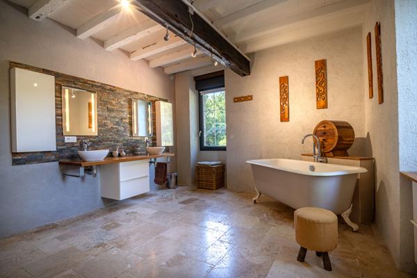 Propriété d'exception rénovée avec élégance dans l'Albret