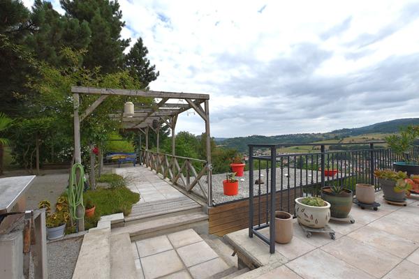 À vendre bien rare – Superbe propriété avec vue imprenable, piscine et prestations haut de gamme – Firminy / Saint-Ferréol-d’Auroure