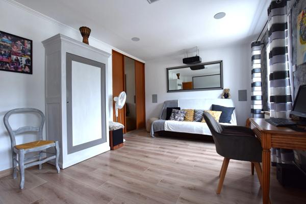 À vendre bien rare – Superbe propriété avec vue imprenable, piscine et prestations haut de gamme – Firminy / Saint-Ferréol-d’Auroure