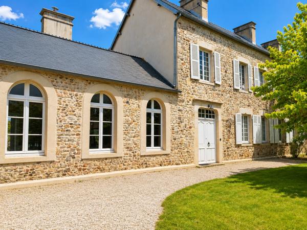 Maison
         12 pièces
        - 320 m² Bien prestige 695 000 € *