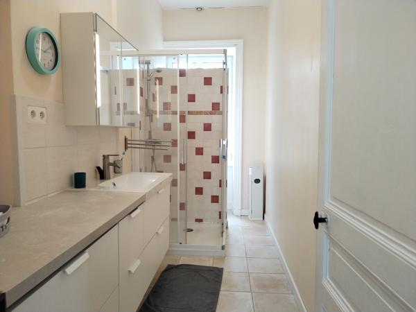 Maison
         12 pièces
        - 320 m² Bien prestige 695 000 € *