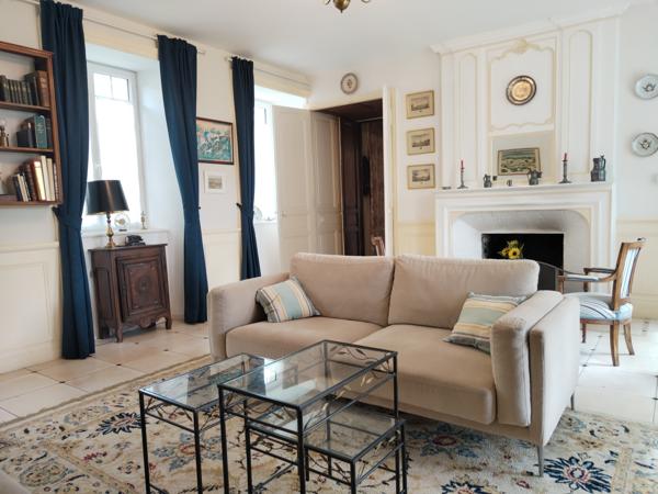 Maison
         12 pièces
        - 320 m² Bien prestige 695 000 € *