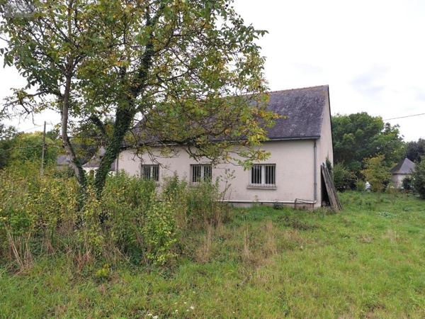 Garage - Parking à vendre à Saint-Georges-sur-Loire dans le Maine-et-Loire (49170), ref : 49005-1352