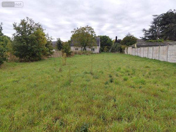 Garage - Parking à vendre à Saint-Georges-sur-Loire dans le Maine-et-Loire (49170), ref : 49005-1352
