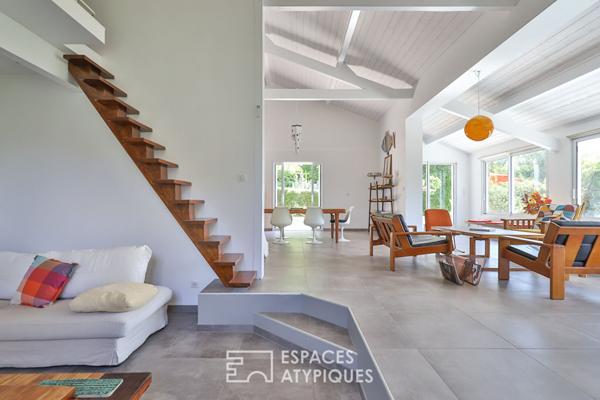 Villa élégante nichée dans un parc arboré