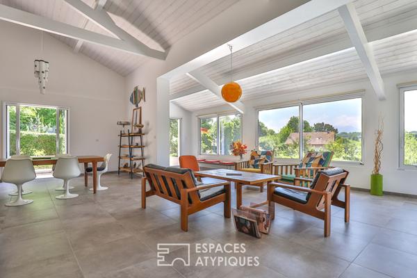 Villa élégante nichée dans un parc arboré