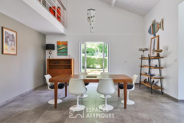 Villa élégante nichée dans un parc arboré