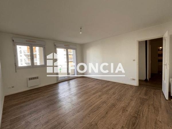 Location Appartement 2 pièces 55.65 m² - 53 RUE JEAN JAURES Reze 44400