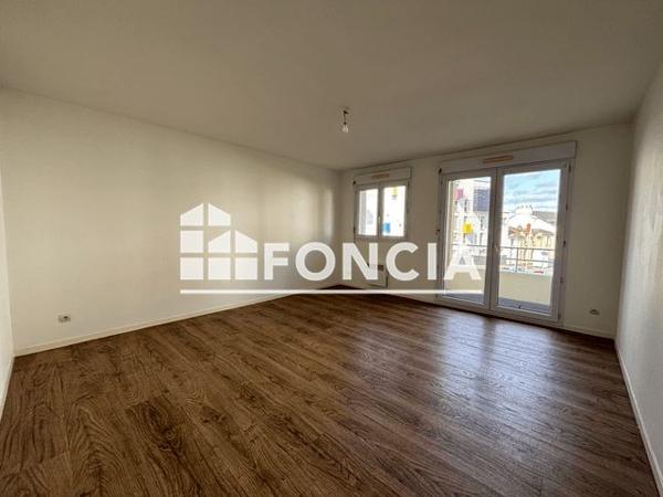 Location Appartement 2 pièces 55.65 m² - 53 RUE JEAN JAURES Reze 44400