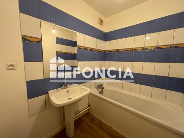 Location Appartement 2 pièces 55.65 m² - 53 RUE JEAN JAURES Reze 44400