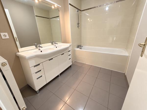Exclusivité Agence, Quimper (10 mn) , Coquette Contemporaine de 2013 , 4 chambres Avec Garage & Jardin