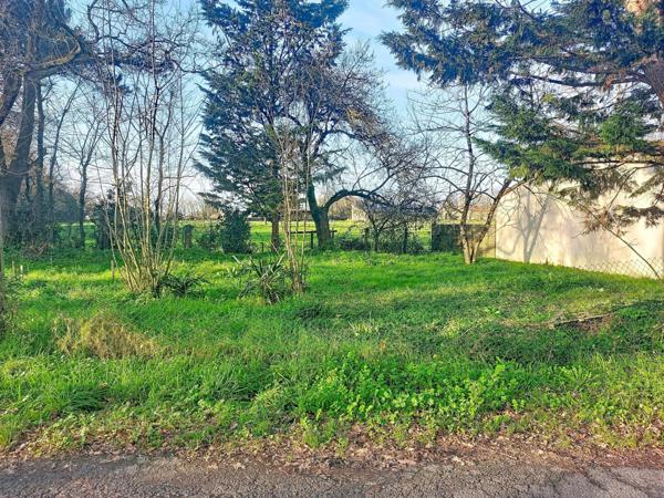 Terrain à la Bénate