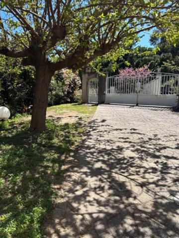 - VILLA FOLELLI  230 M²  VUE MER PISCINE SECTEUR CALME