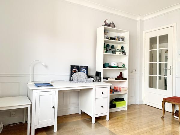 Appartement
         2 pièces
        - 50 m² Exclusivité 99 000 € *