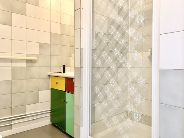 Appartement
         2 pièces
        - 50 m² Exclusivité 99 000 € *