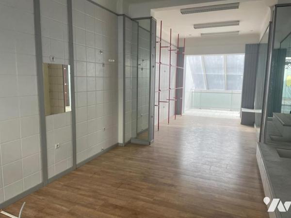 LOCAL COMMERCIAL OU PROFESSIONNEL - CENTRE-VILLE - VIRE