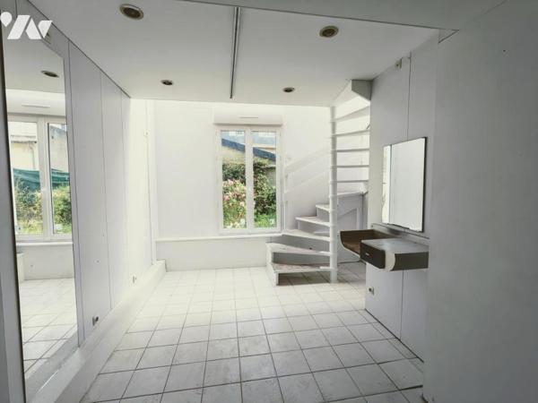 LOCAL COMMERCIAL OU PROFESSIONNEL - CENTRE-VILLE - VIRE