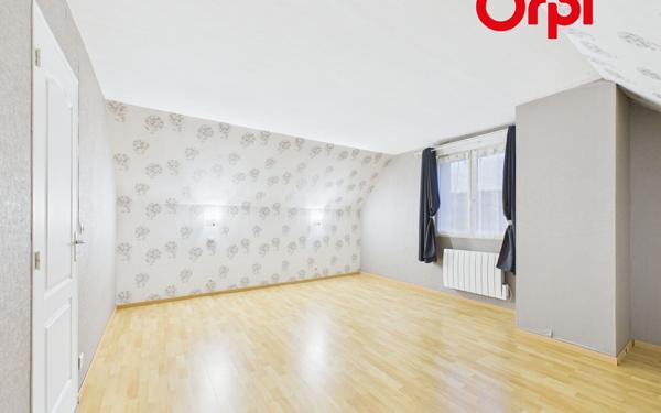 Maison à vendre    5 pièces •  Bernay