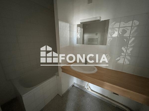 Location Appartement 4 pièces 72 m² - 4 BIS RUE ARNAVIELLE Nimes 30900