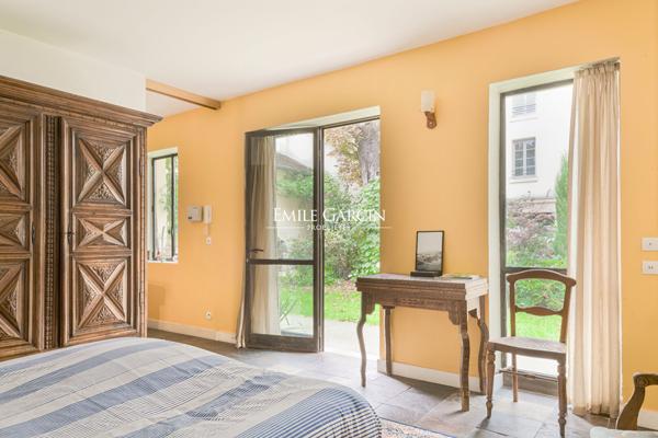 A vendre - demeure familiale - St Louis- 230 m² - ascenseur - Versailles quartier St Louis -6 chambres - jardin