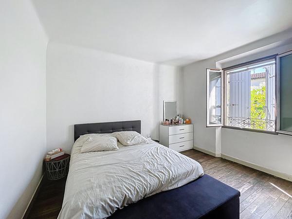 Manosque, Maison 4 pièces, studio indépendant, piscine et dépendances