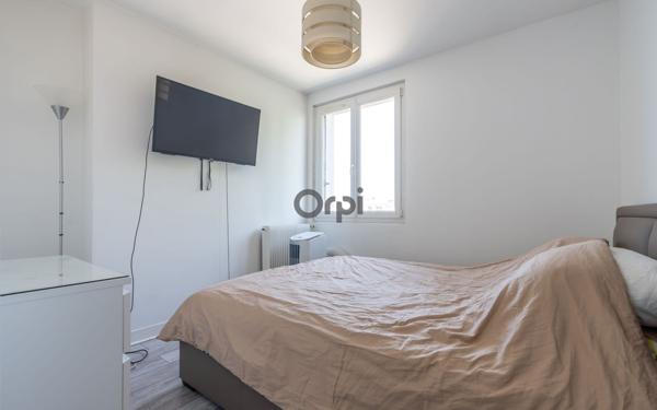 Appartement à vendre    3 pièces • 63 m2 Maisons-Alfort