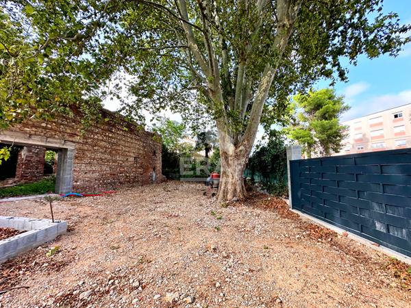 A VENDRE -PERPIGNAN -TERRAIN VIABILISÉ AVEC BÂTISSE EN PIERRE ? PERMIS DE CONSTRUIRE ACCORDÉ