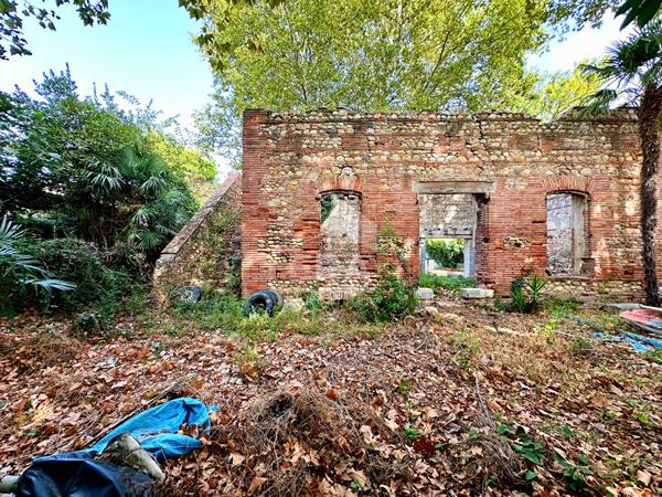 A VENDRE -PERPIGNAN -TERRAIN VIABILISÉ AVEC BÂTISSE EN PIERRE ? PERMIS DE CONSTRUIRE ACCORDÉ