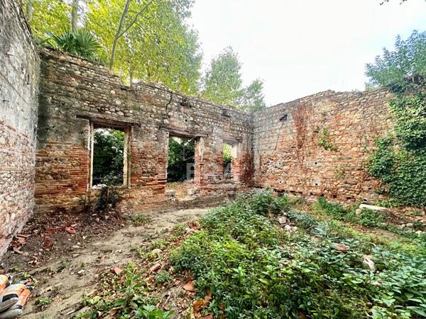 A VENDRE -PERPIGNAN -TERRAIN VIABILISÉ AVEC BÂTISSE EN PIERRE ? PERMIS DE CONSTRUIRE ACCORDÉ