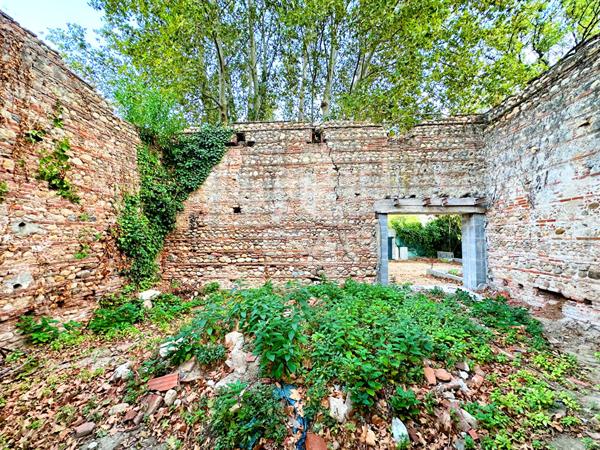 A VENDRE -PERPIGNAN -TERRAIN VIABILISÉ AVEC BÂTISSE EN PIERRE ? PERMIS DE CONSTRUIRE ACCORDÉ
