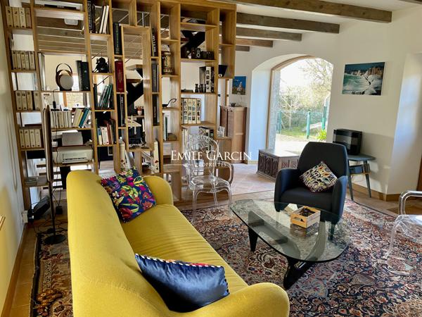 Louannec, Presbytère du XVIIIe siècle & Maison d'amis remarquable à vendre