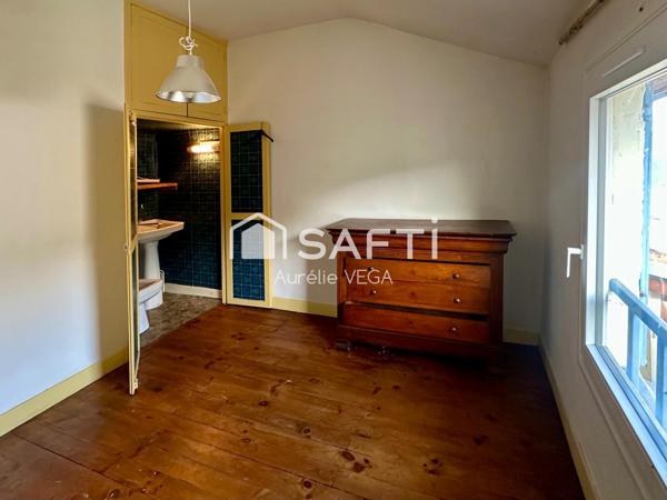 Villa T5 avec jardin, garage et dépendances